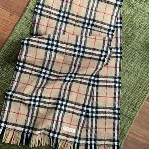 Vintage Burberry’s scarf
